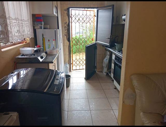 2 BEDROOM HOUSE FOR SALE IN KWAMASHU